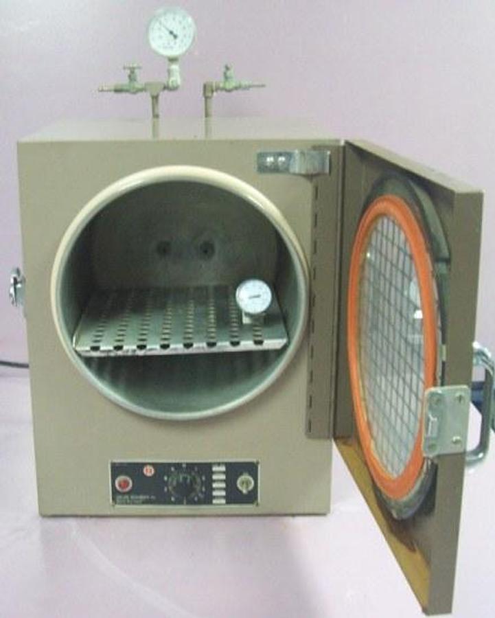 Used QTY. 1. LAB LINE INSTRUMENT VACUUM OVEN CAT. NO. 3620