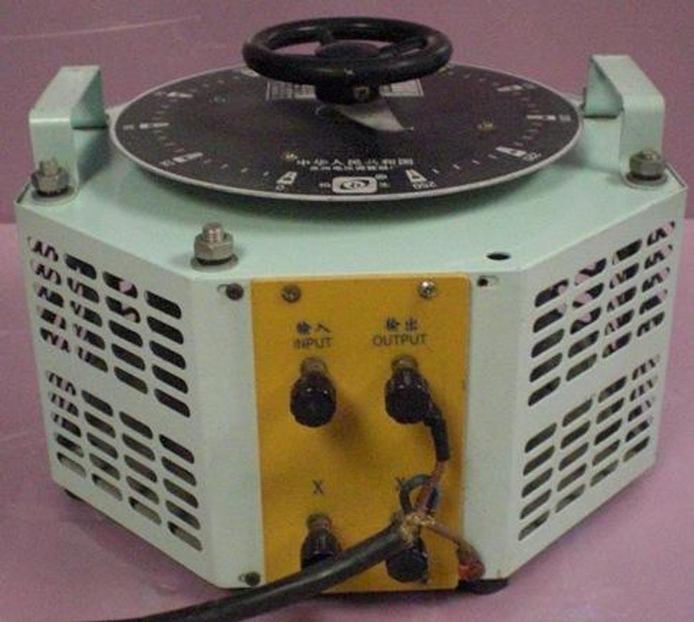 Used JONCHN ELECTRICAL SCIENCE AND TECHNOLOGY. CONTACT VARIABLE REGULATOR. MODEL: 5KVA