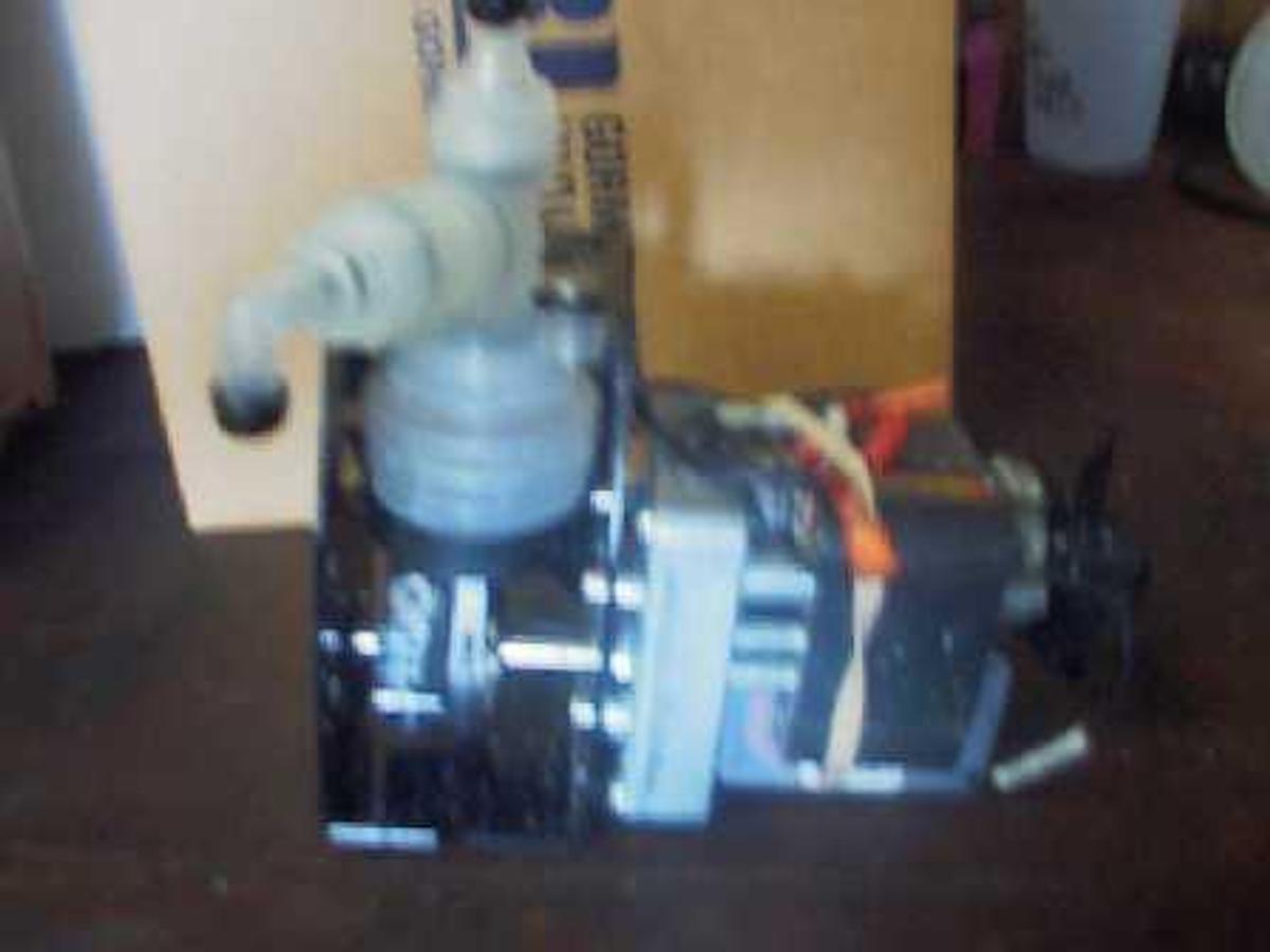 Used GORMANN RUPP INDUSTRIES / REX ENGINEERING PUMP COMPACT BELLOW METERNG MODEL: 16001-145