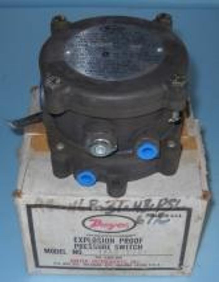 Used QTY. 1. DWYER EXPLOSION PROOF PRESSURE SWITCH MODEL: 1950-1-2F CAT. NO. 1950-1-2F