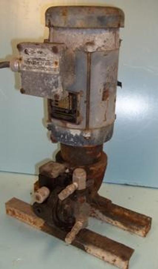 Used QTY. 1. MILTON ROY CONTROLLED VOLUME PUMP MODEL: FR111-117