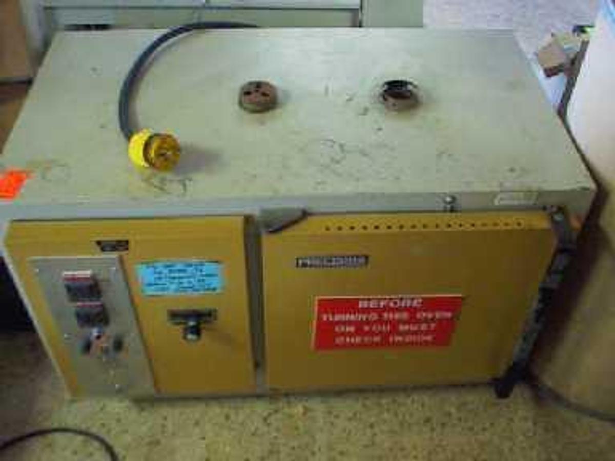 Used PRECISION OVEN 220 VOLT (dla420u) To see a picture of this lab equ.
