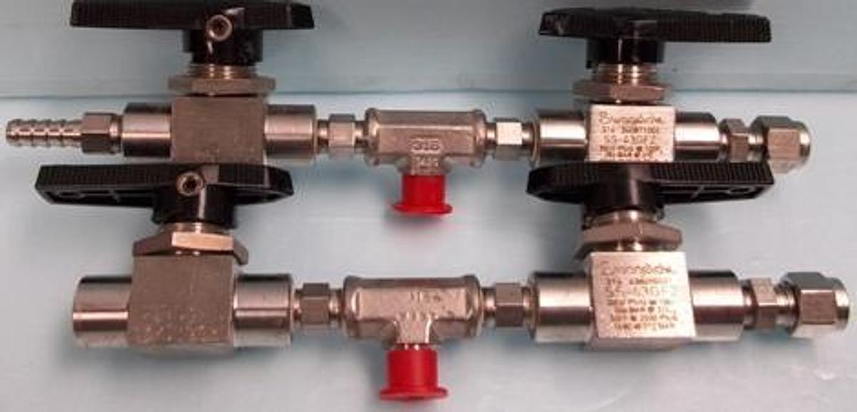 Used SWAGELOK SS-43GF2 3000 PSIG @ 100 DEG. F. 205 BAR @ 37 DEG. C. 300 DEG. F. @ 2500 PSIG 148 DEG. C. @ 172 BAR ITEM NOS.: 316 340871001