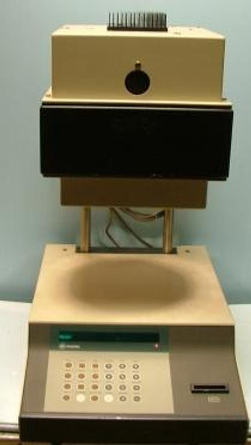 Used QTY. 1. HUNTER LAB MOD D25-9 COLOR METER SER # 10785 WITH HUNTER LAB MODEL D25 OPTICAL SENSOR SER. NO. 10785.