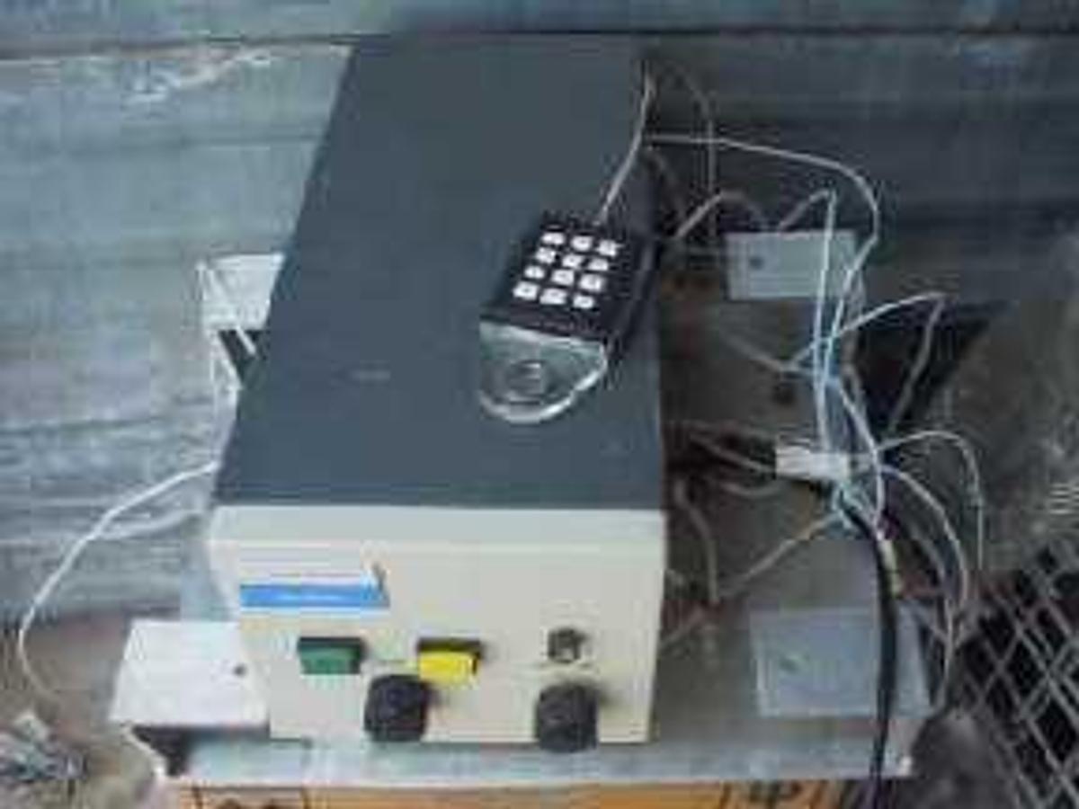 Used QTY. 1. PERKIN-ELMER GAS SELECTOR. (lab41.jpg)To see a picture of this lab equ.