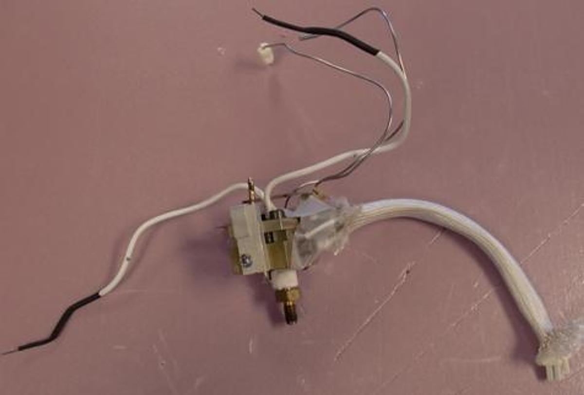 Used QTY. 1. AGILENT TCD DETECTOR WITH HEATERS.