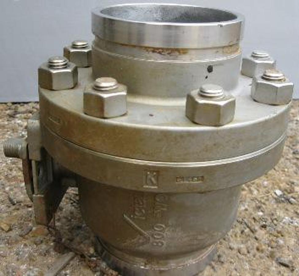 Used QTY. 1. VICTAULIC 4" 800 CF8M GROOVED END PORT BALL VALVE WOG NACE MR0175