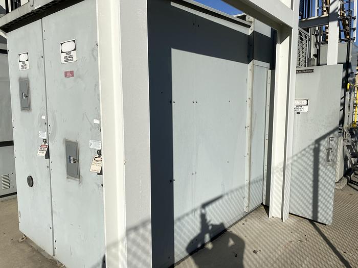 Used SQUARE D MASTERCLAD 3000 AMP SWITCHGEAR ROOM