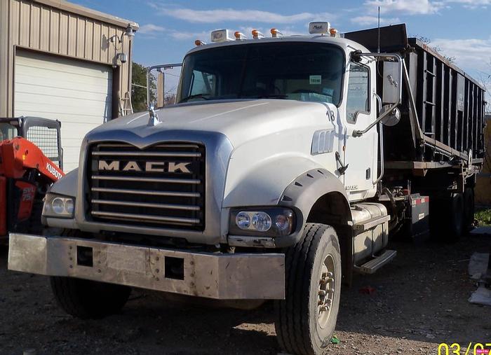 Used 2012 MACK GU713