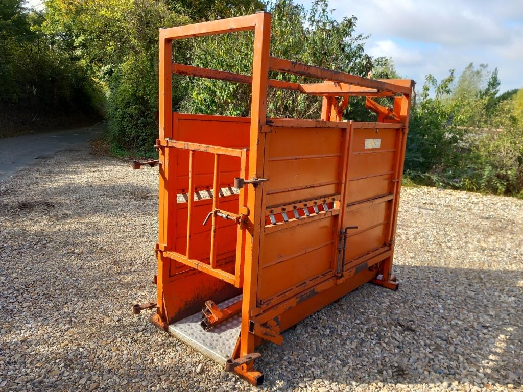 Used Ritchie Cattle Crush