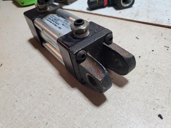 Used MILLER AL4-826N-01.50-1.500-0053 AIR PISTON 250PSI (BRA3)